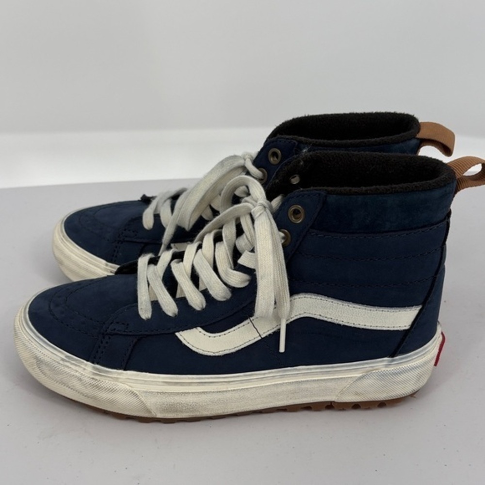 🥿 Vans MTE Primaloft navy suede  and White High-Top Sneakers